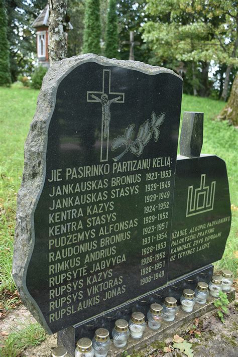 Paminklas partizanams Lietuvoje