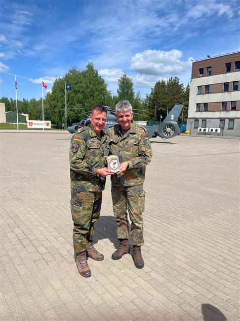 Akušerių komanda atlieka apžiūrą