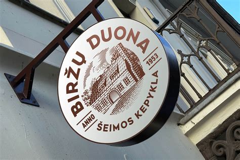 Neno prekės ženklo logotipas ir produktai