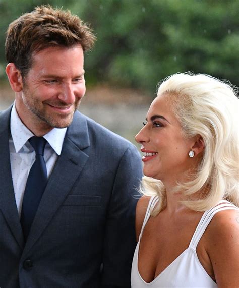 Lady Gaga ir Bradley Cooper scenoje