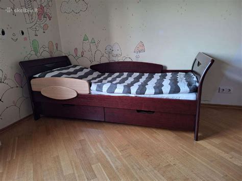 medžio masyvo baldai vaikų kambariui