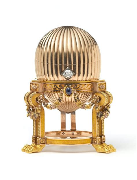 prabangus „Faberge“ kiaušinis iš aukso ir brangakmenių