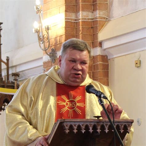 Broliai ir seserys žaidžia kartu