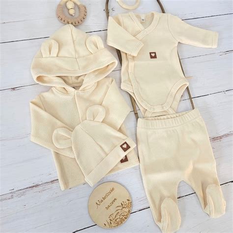 Kūdikio kraitelis ir reikalingiausios prekės