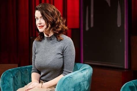 Erica Jennings vaikystės nuotrauka su mama