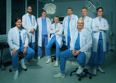 Chirurgų komanda Siamo dvynių atskyrimo operacijos metu