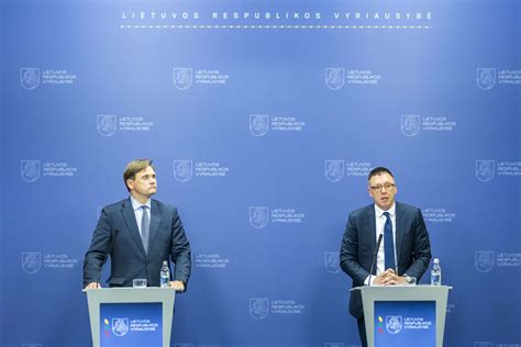 Komisija svarsto kandidatus įtėvius