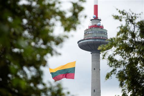 Lietuvos žmonės gina televizijos bokštą