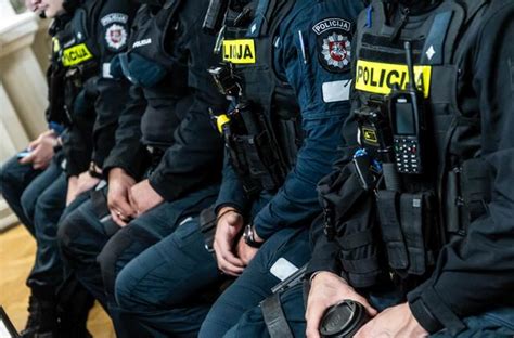 Policijos pareigūnai tiria smurto atvejį