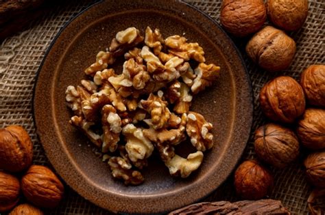 Graikinių riešutų maistinių medžiagų sudėtis