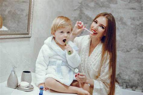 Kūdikio burnos tyrinėjimas ir priežasties-pasekmės supratimas