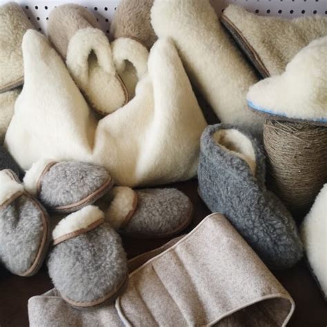 kūdikio kraitelio sudedamosios dalys ir švelnios vilnos gaminiai