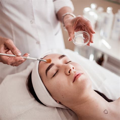 Grožio procedūra JetPeel