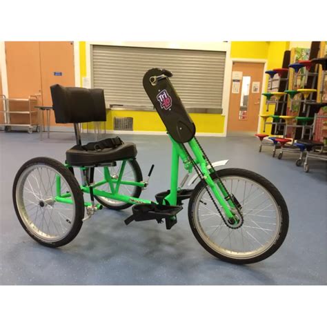 Rankomis plaunamas dviratis