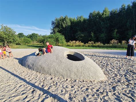 Natūralios dangos žaidimų aikštelėje