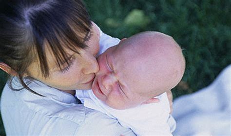 Moteris ilsisi su kūdikiu