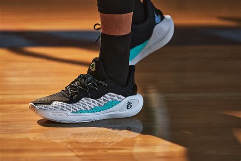 Under Armour Curry 11 YW bateliai