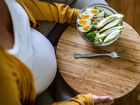 subalansuota mityba nėštumo metu