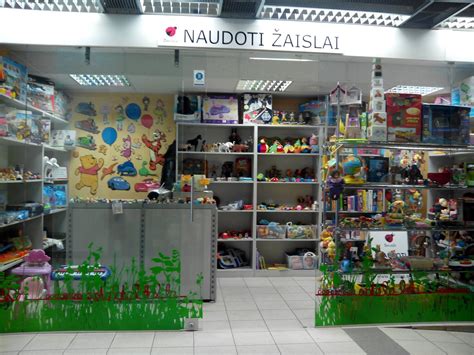 Vaikiškų žaislų ir drabužių asortimento pavyzdžiai