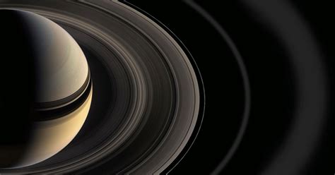 Saturno žiedai ir planetos struktūra