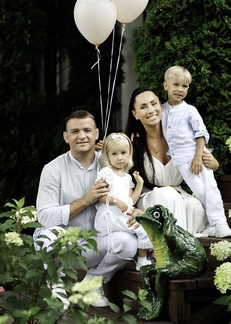 krikšto tėvai ir kūdikis