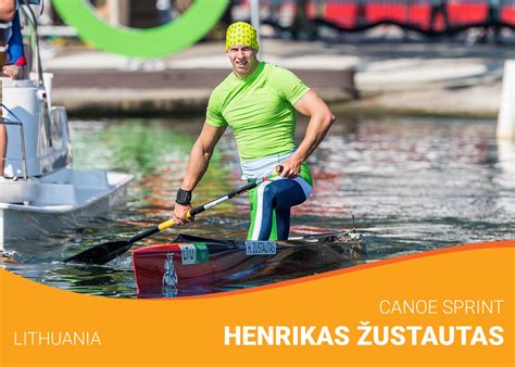 Henrikas Žustautas irkluojantis kanoją