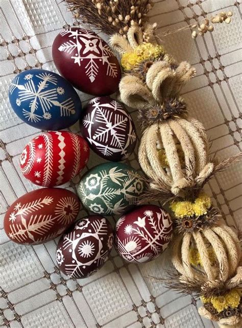 Įvairūs margučių marginimo būdai: vašku, skutinėjimas, dažymas svogūnų lukštais