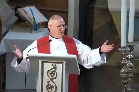 Kunigas Artūras Kazlauskas