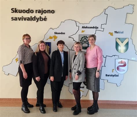 institucinės globos ir šeimos modelio palyginimas