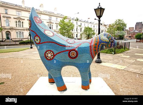 „Superlambanana“ skulptūra Liverpulyje