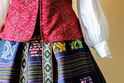 Kurdų tautiniai drabužiai ir šventė Newroz