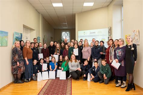 Moksleivių apdovanojimų nuotrauka