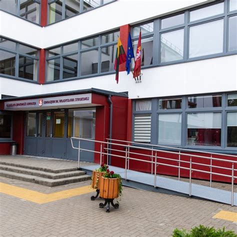 Vilniaus Vladislavo Sirokomlės gimnazijos pastatas