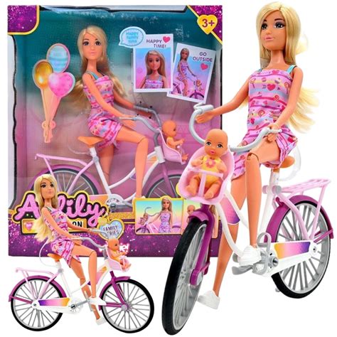 kūdikis ergonomiškoje vibro kėdutėje