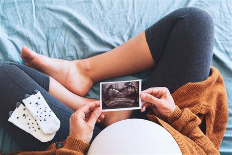 iliustracija apie vaisingumo išsaugojimą po negimdinio nėštumo