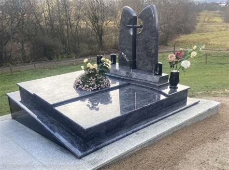 Įvairių medžiagų ir dizainų vaikiškų klumpių pavyzdžiai