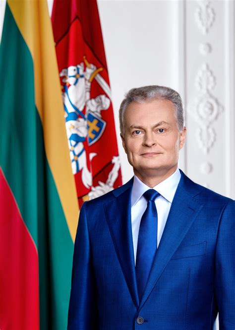 Valentinas Paketūras oficialus portretas