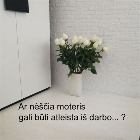 Akušerė rūpinasi nėščia moterimi