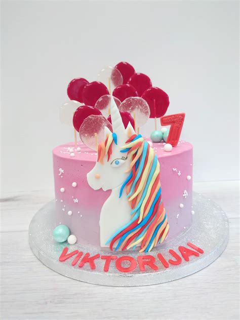 Įvairių skonių ir formų vaikiški tortai