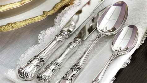 Šiuolaikiniai Fabergé prekės ženklo dirbiniai