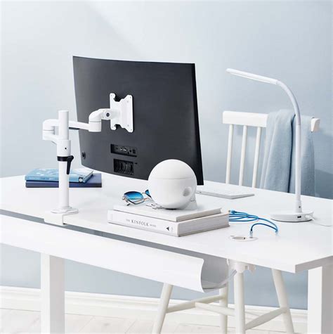 Ergonomiška paauglio darbo vieta su kompiuteriu