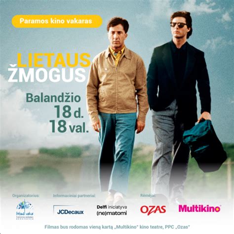 Žmogus pildo paramos formą internetu