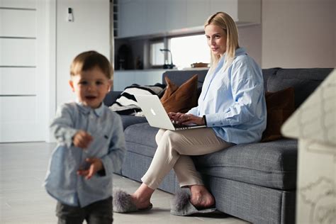 Pora, susidurianti su iššūkiais po vaiko gimimo