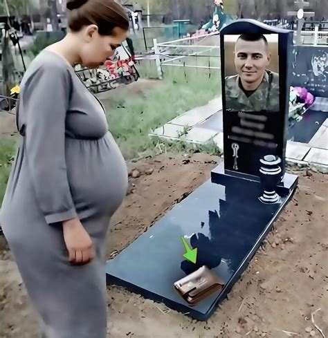 Nėščia moteris, atliekanti lengvą mankštą