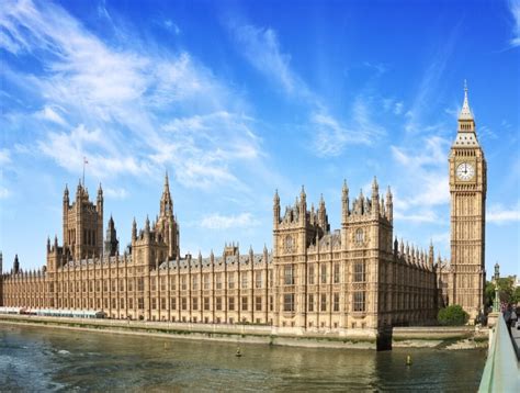 Medicinos paslaugų palyginimas Didžiojoje Britanijoje ir Lietuvoje