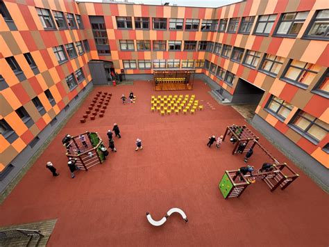 Kurtuvėnų bažnyčios vidinis kiemelis