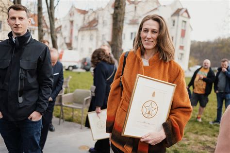 Jurgita Štreimikytė-Virbickienė su FIBA Šlovės muziejaus apdovanojimu