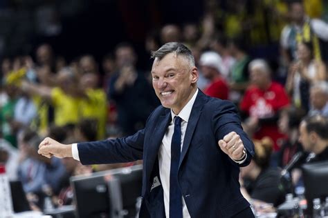 Šarūnas Jasikevičius treniruoja komandą