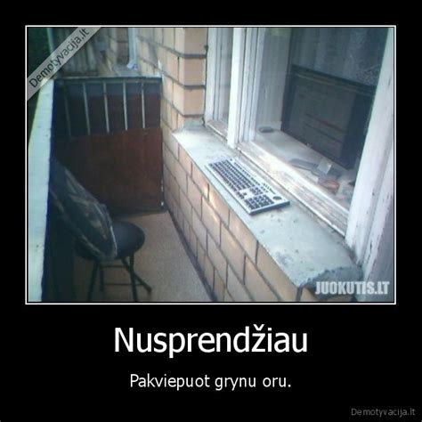 Moteris, besimėgaujanti grynu oru