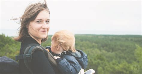 Motinystė ir vaikų auklėjimas